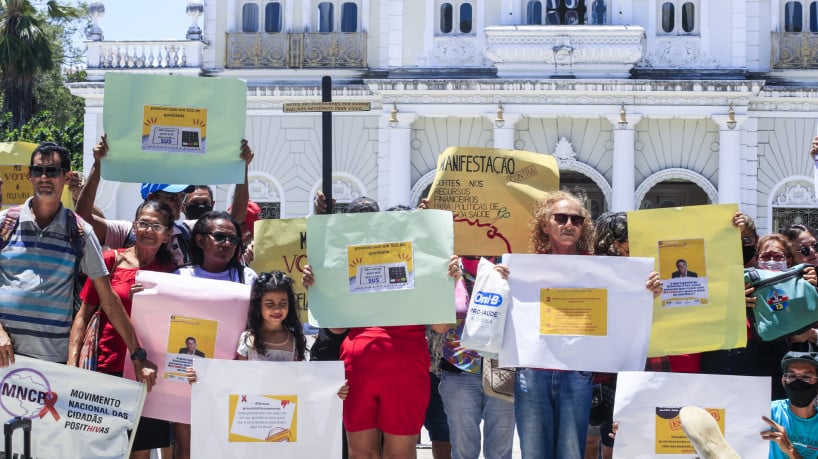 O Povo Ap S Boletim Ieps Manifestantes Denunciam Cortes De Verbas